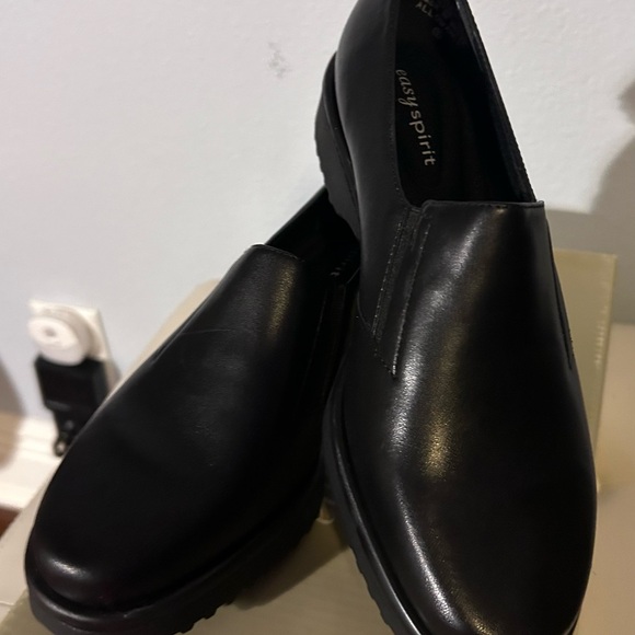 Easy Spirit Black Leather Loafers - Size 5.5 - New in Box - Picture 2 of 5